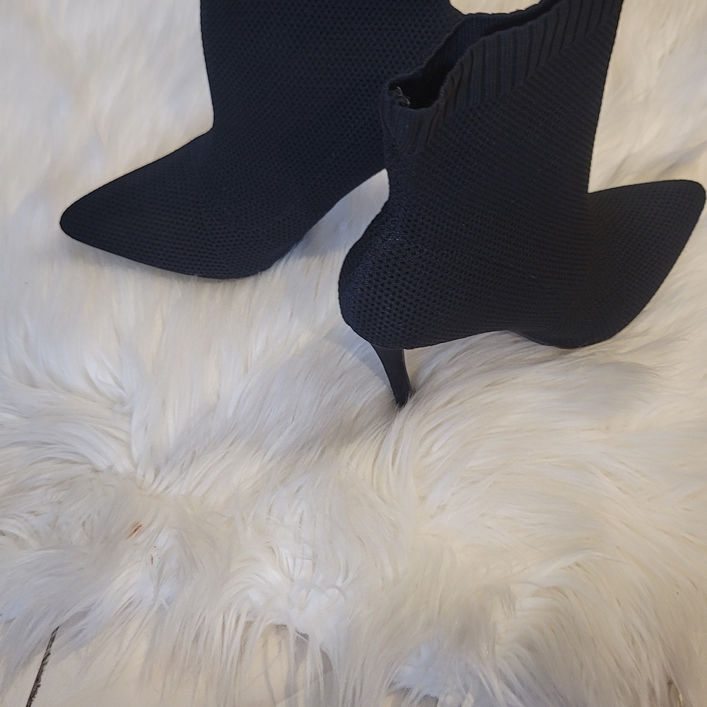 Chic Black Heeled Boots for Women